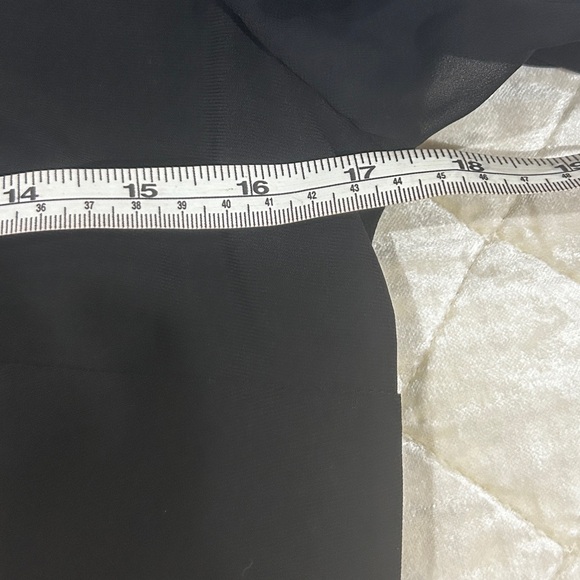 🎉 H P 🎉 NWT Alex Evenings Black Top w V Neck Trim, Sheer Sleeves, Size S… - Picture 8 of 10